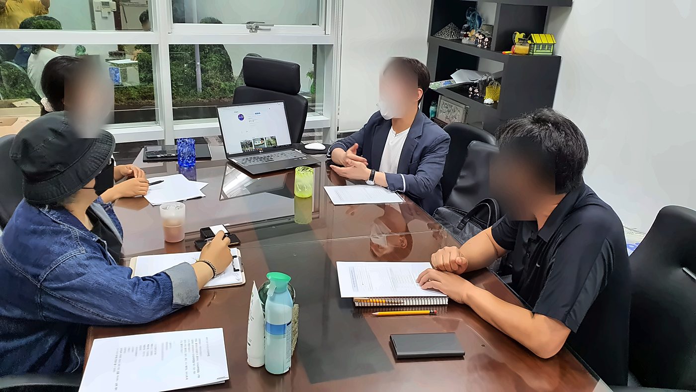 같은 협회의 재의뢰, 업체 상태에 맞춰 회차를 1~4회로 나눈 컨설팅 현장 사진(참석자 얼굴 흐림)
